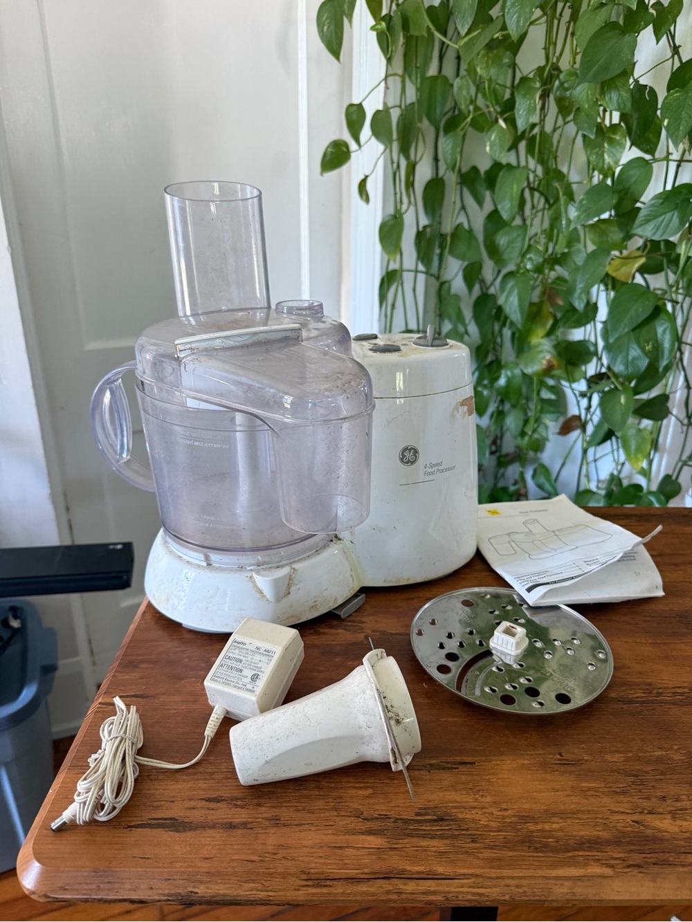 White Food Processor GE 4 speed